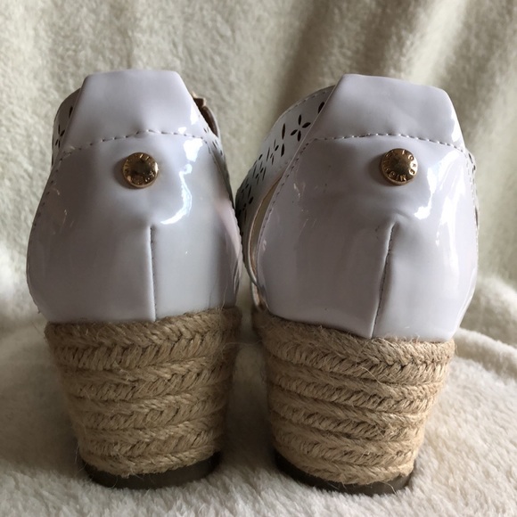 NWOB Michael Kors sandals - Picture 3 of 7